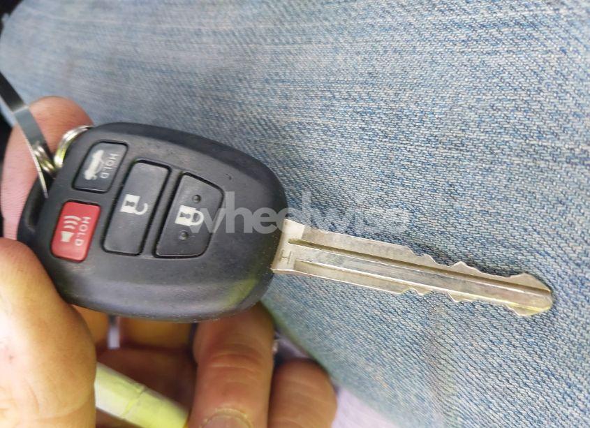 Photo 11 of 2015 Toyota Camry SE (VIN 4T1BF1FK2FU483302)