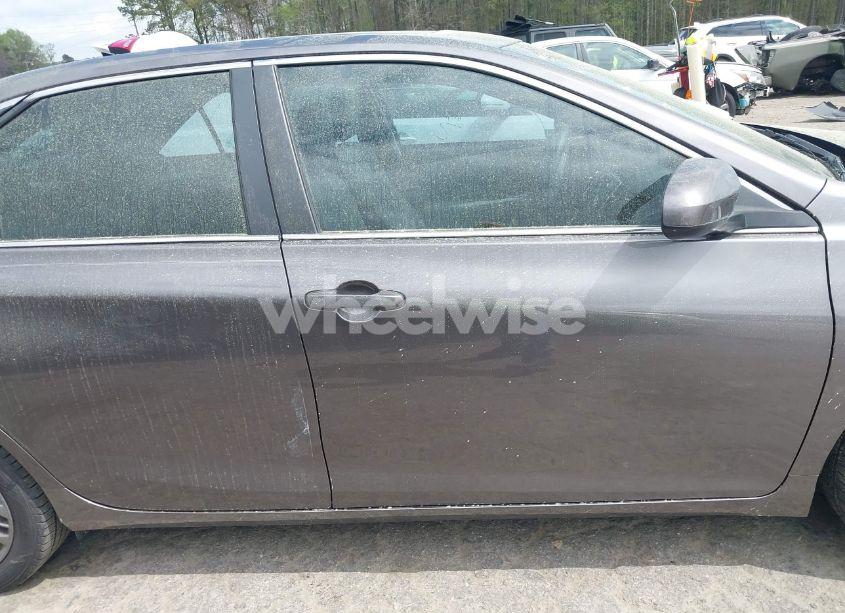 Photo 13 of 2015 Toyota Camry SE (VIN 4T1BF1FK2FU483302)