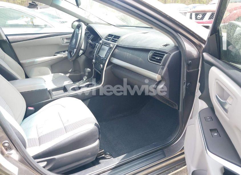 Photo 5 of 2015 Toyota Camry SE (VIN 4T1BF1FK2FU483302)