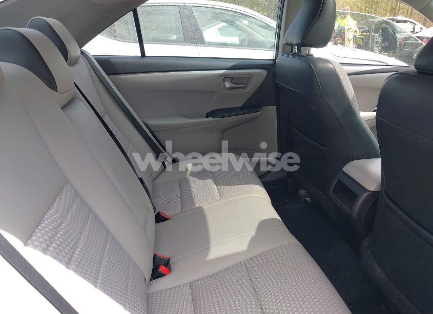 Photo 8 of 2015 Toyota Camry SE (VIN 4T1BF1FK2FU483302)