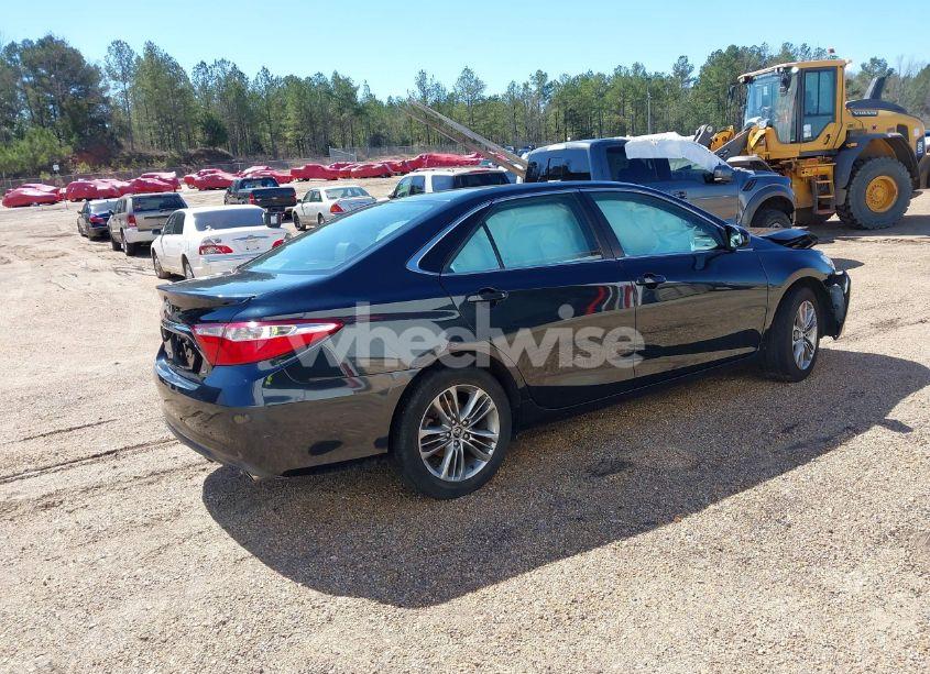 Photo 4 of 2015 Toyota Camry SE (VIN 4T1BF1FK2FU486085)