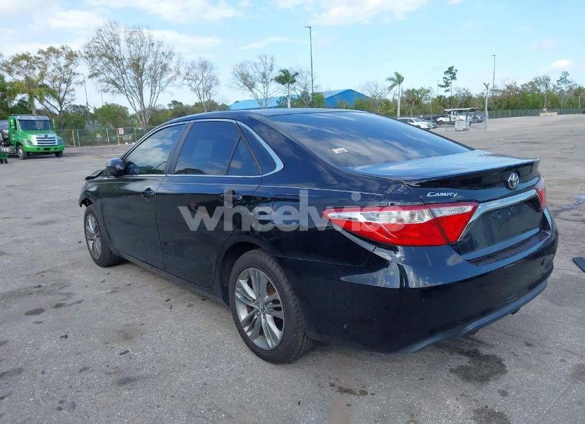 Photo 3 of 2015 Toyota Camry SE (VIN 4T1BF1FK2FU492694)