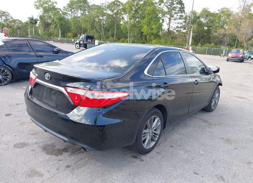 Photo 4 of 2015 Toyota Camry SE (VIN 4T1BF1FK2FU492694)