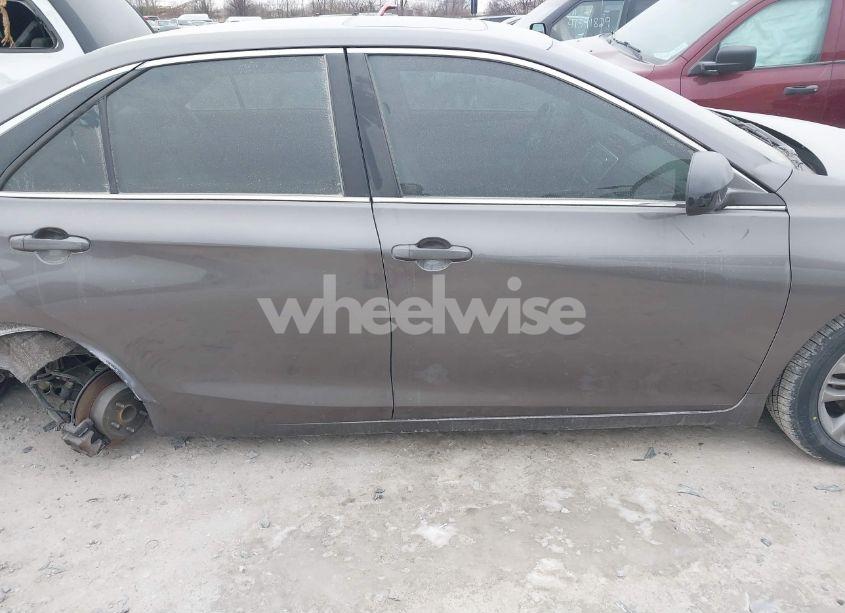 Photo 13 of 2015 Toyota Camry SE (VIN 4T1BF1FK2FU497281)