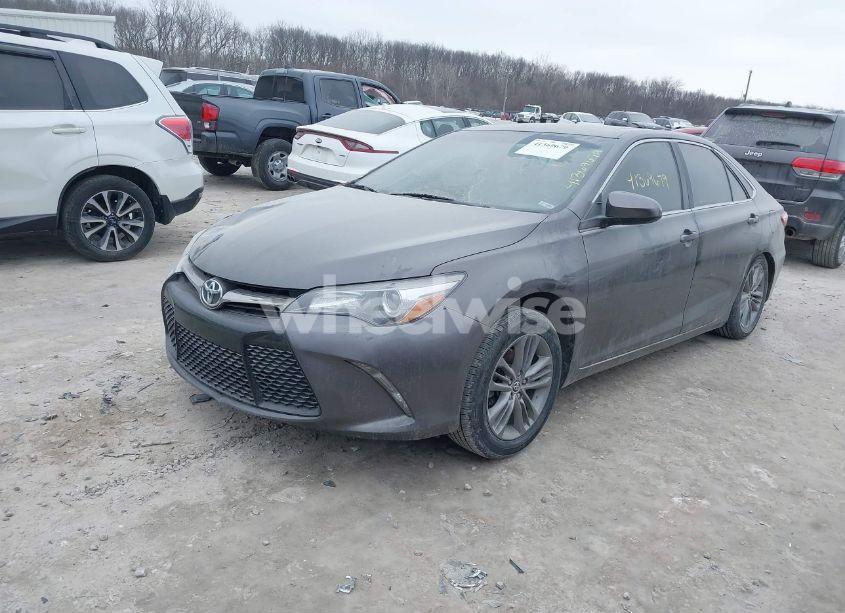 Photo 2 of 2015 Toyota Camry SE (VIN 4T1BF1FK2FU497281)