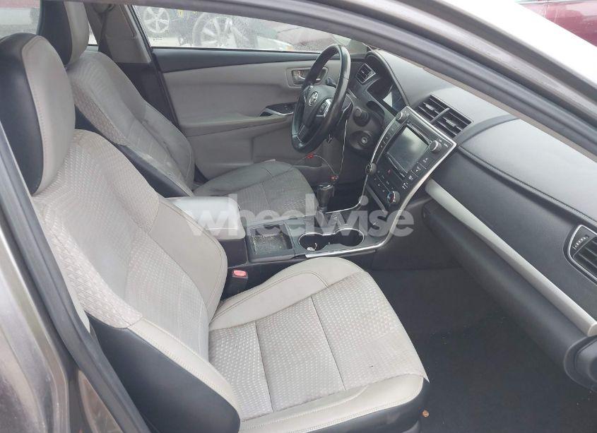 Photo 5 of 2015 Toyota Camry SE (VIN 4T1BF1FK2FU497281)