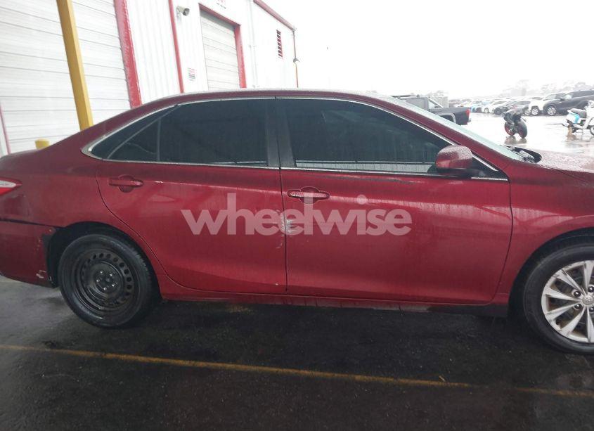 Photo 13 of 2015 Toyota Camry LE (VIN 4T1BF1FK2FU883067)