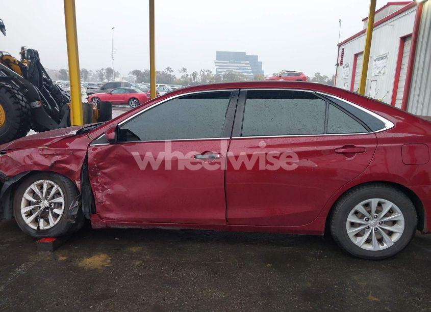 Photo 14 of 2015 Toyota Camry LE (VIN 4T1BF1FK2FU883067)