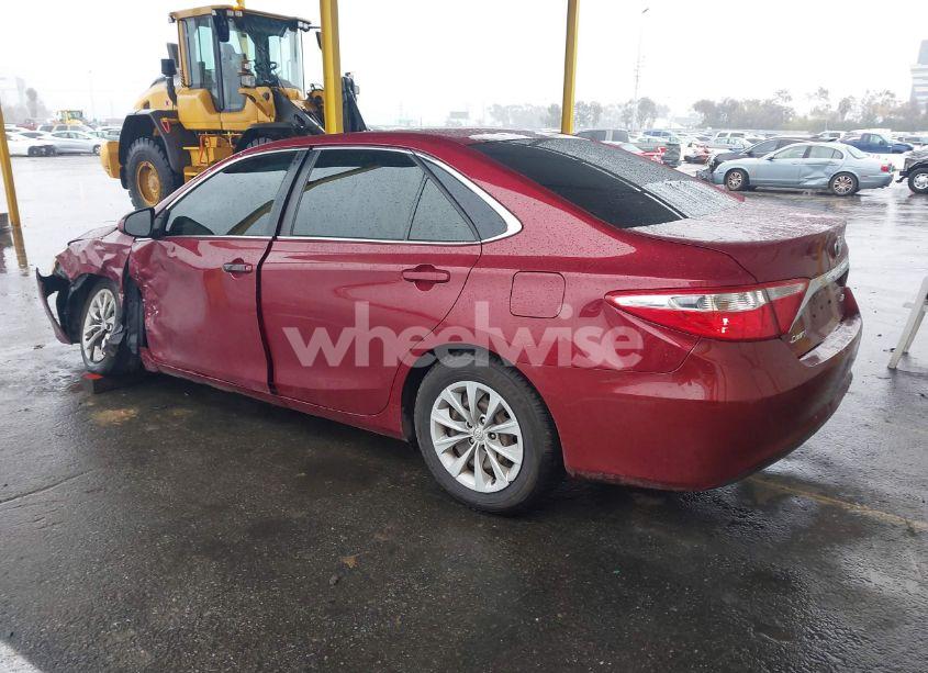 Photo 3 of 2015 Toyota Camry LE (VIN 4T1BF1FK2FU883067)