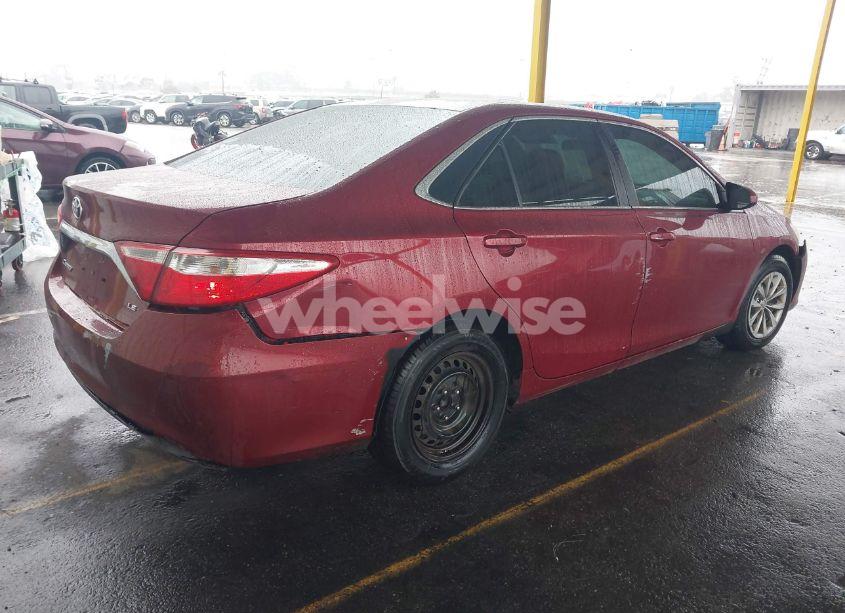 Photo 4 of 2015 Toyota Camry LE (VIN 4T1BF1FK2FU883067)