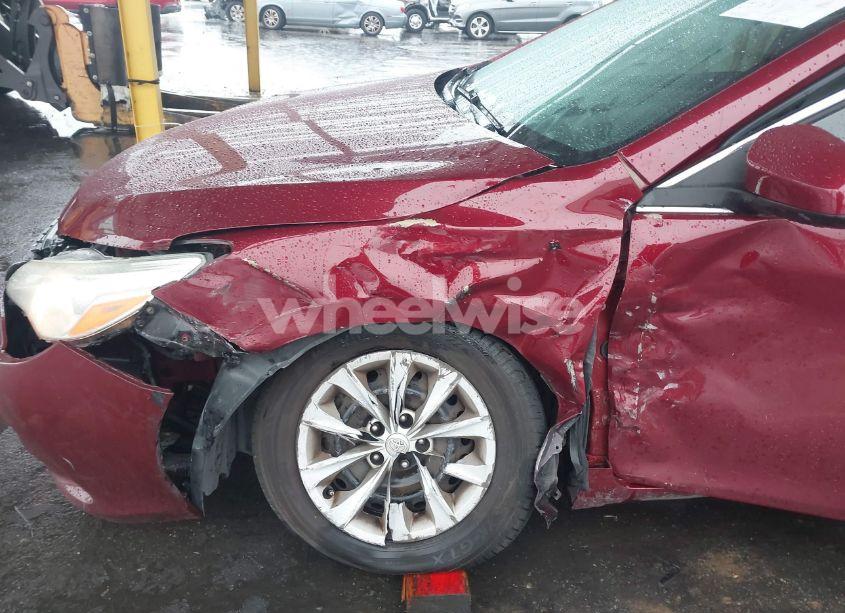 Photo 6 of 2015 Toyota Camry LE (VIN 4T1BF1FK2FU883067)