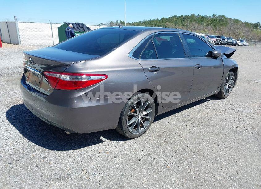 Photo 4 of 2015 Toyota Camry XSE (VIN 4T1BF1FK2FU897521)