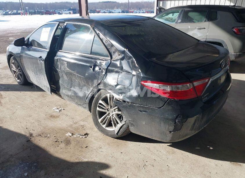 Photo 3 of 2015 Toyota Camry LE (VIN 4T1BF1FK2FU935958)