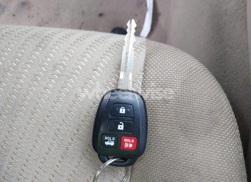 Photo 11 of 2015 Toyota Camry LE (VIN 4T1BF1FK2FU983198)