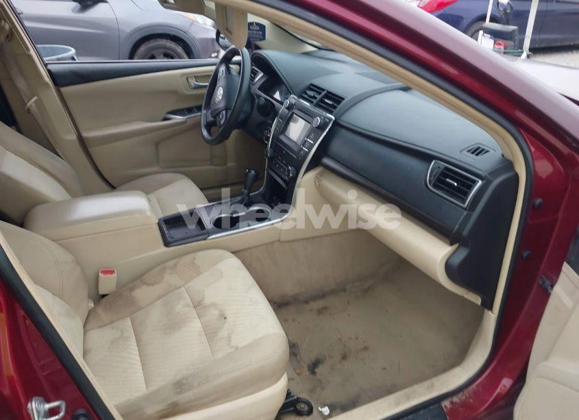 Photo 5 of 2015 Toyota Camry LE (VIN 4T1BF1FK2FU983198)