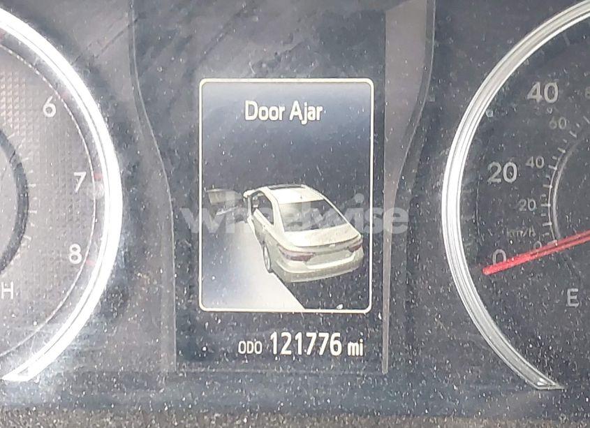 Photo 15 of 2016 Toyota Camry SE (VIN 4T1BF1FK2GU116644)