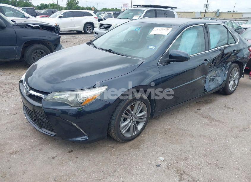 Photo 2 of 2016 Toyota Camry SE (VIN 4T1BF1FK2GU116644)