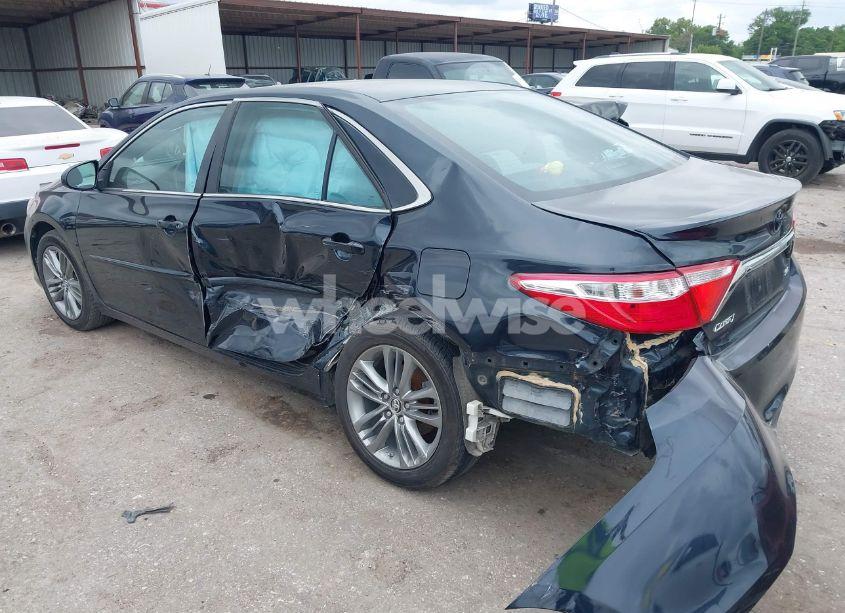 Photo 3 of 2016 Toyota Camry SE (VIN 4T1BF1FK2GU116644)