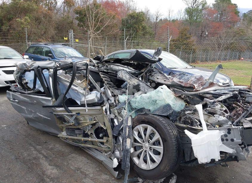 Photo 11 of 2016 Toyota Camry LE (VIN 4T1BF1FK2GU121956)