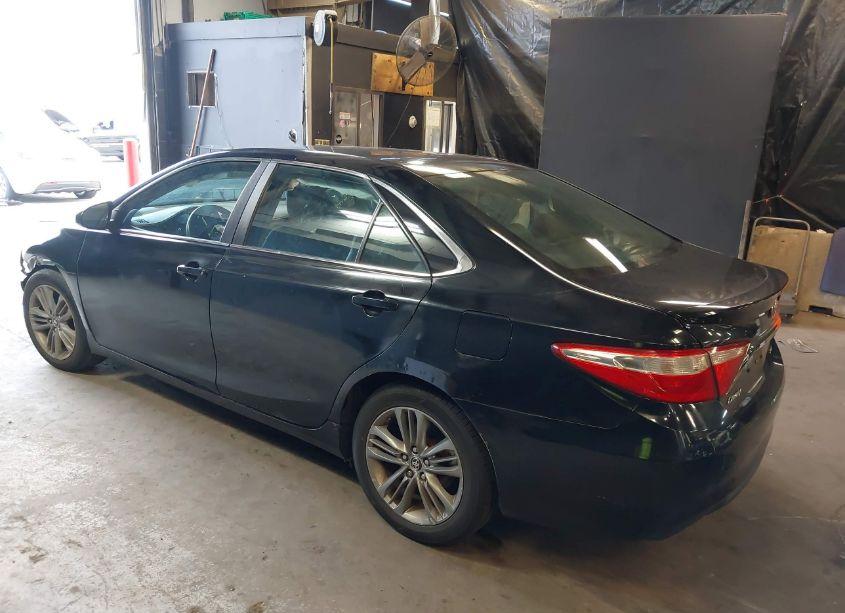 Photo 3 of 2016 Toyota Camry SE (VIN 4T1BF1FK2GU125537)