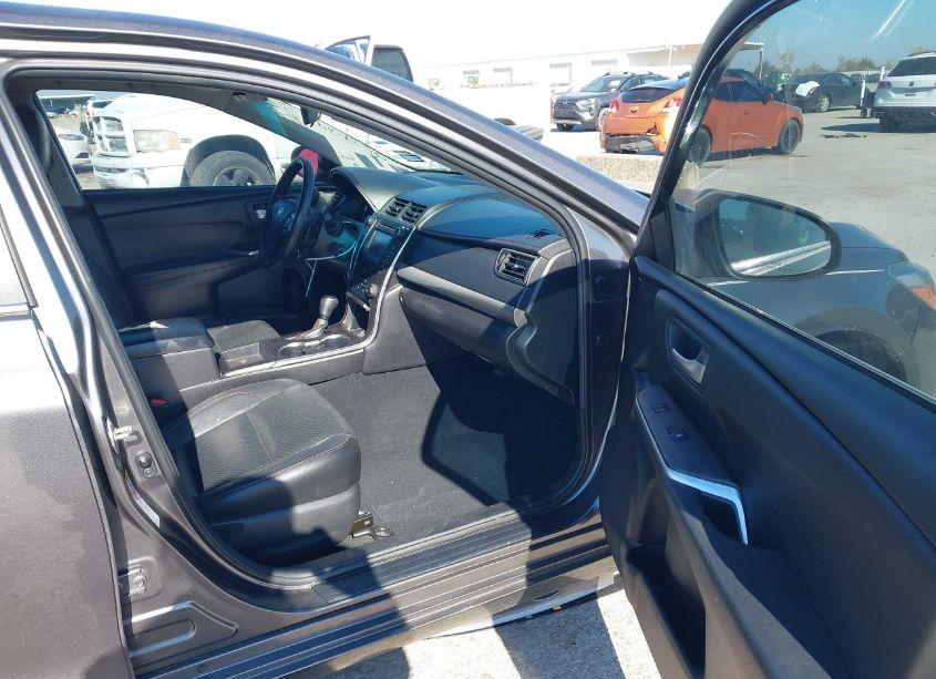 Photo 5 of 2016 Toyota Camry SE (VIN 4T1BF1FK2GU135694)