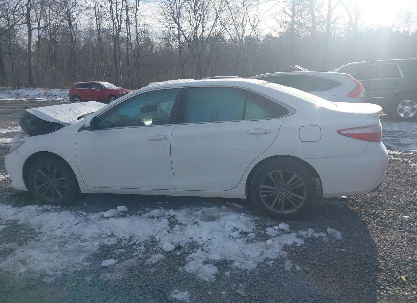 Photo 14 of 2016 Toyota Camry SE (VIN 4T1BF1FK2GU136215)