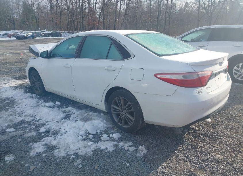 Photo 3 of 2016 Toyota Camry SE (VIN 4T1BF1FK2GU136215)