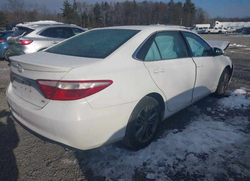 Photo 4 of 2016 Toyota Camry SE (VIN 4T1BF1FK2GU136215)