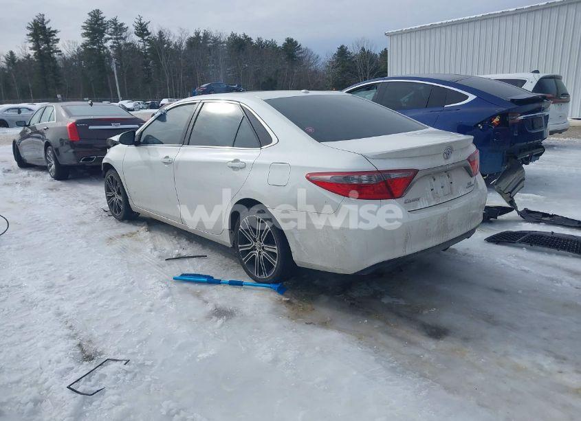 Photo 3 of 2016 Toyota Camry SE (VIN 4T1BF1FK2GU141706)