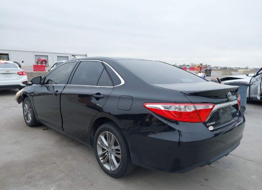 Photo 3 of 2016 Toyota Camry SE (VIN 4T1BF1FK2GU147389)