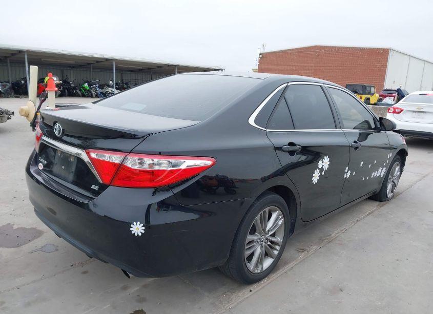 Photo 4 of 2016 Toyota Camry SE (VIN 4T1BF1FK2GU147389)