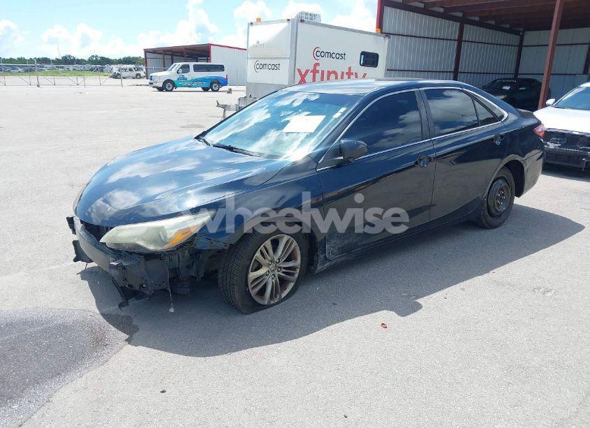 Photo 2 of 2016 Toyota Camry SE (VIN 4T1BF1FK2GU152088)