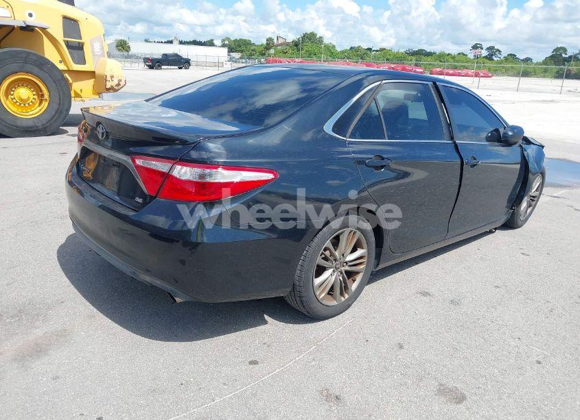 Photo 4 of 2016 Toyota Camry SE (VIN 4T1BF1FK2GU152088)