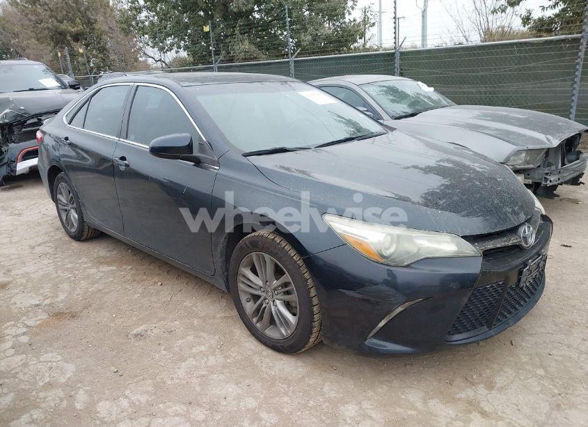 2016 Toyota Camry SE (VIN 4T1BF1FK2GU165228) main photo