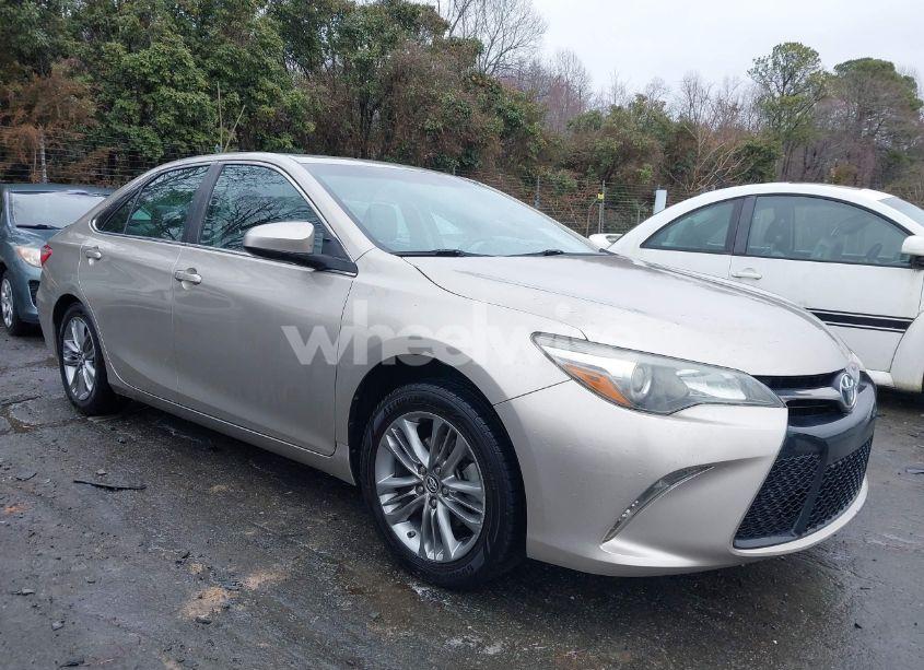 2016 Toyota Camry SE (VIN 4T1BF1FK2GU168405) main photo