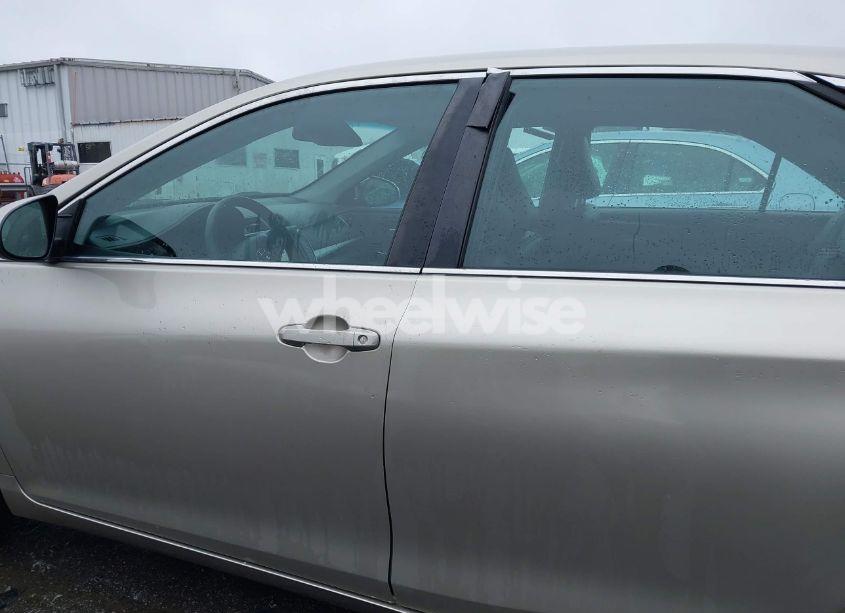 Photo 14 of 2016 Toyota Camry SE (VIN 4T1BF1FK2GU168405)