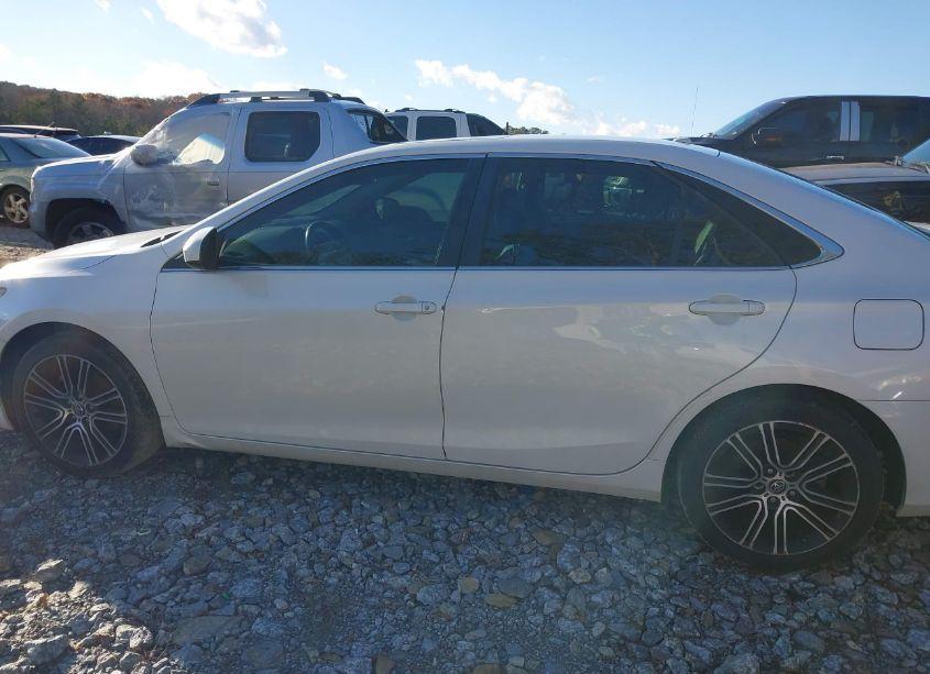 Photo 14 of 2016 Toyota Camry SE (VIN 4T1BF1FK2GU182109)