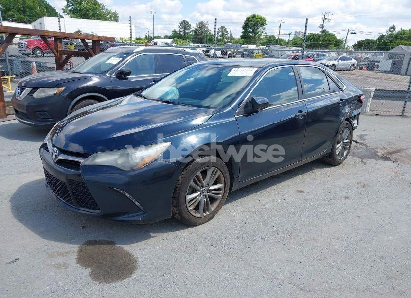 Photo 2 of 2016 Toyota Camry SE (VIN 4T1BF1FK2GU186354)