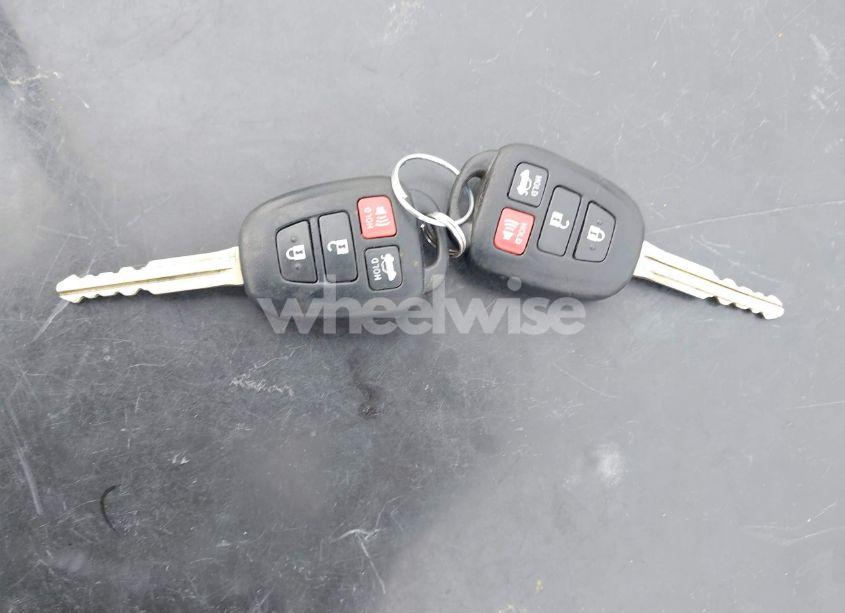 Photo 11 of 2016 Toyota Camry LE/XLE/SE/XSE (VIN 4T1BF1FK2GU186743)