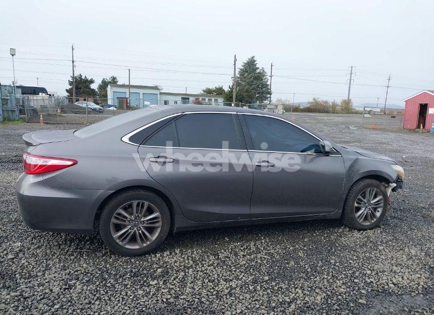 Photo 13 of 2016 Toyota Camry LE/XLE/SE/XSE (VIN 4T1BF1FK2GU186743)