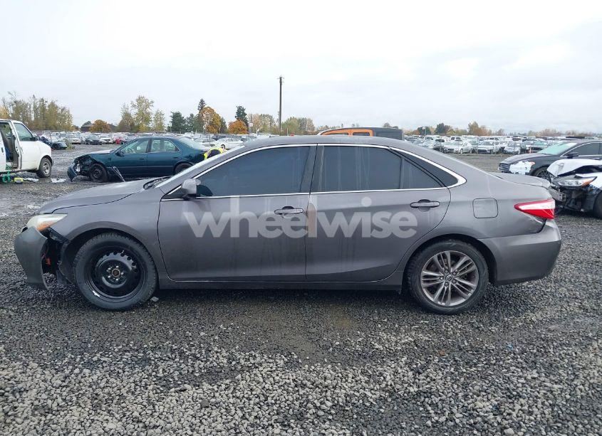 Photo 14 of 2016 Toyota Camry LE/XLE/SE/XSE (VIN 4T1BF1FK2GU186743)