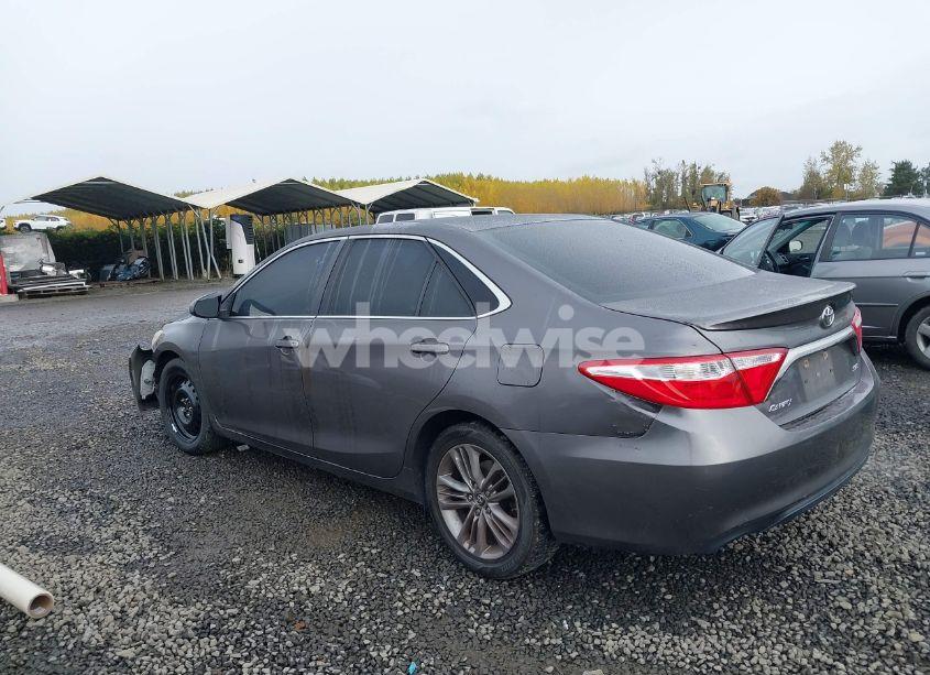 Photo 3 of 2016 Toyota Camry LE/XLE/SE/XSE (VIN 4T1BF1FK2GU186743)