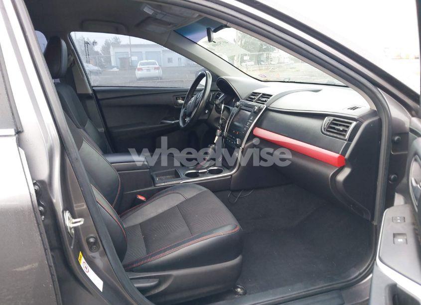 Photo 5 of 2016 Toyota Camry LE/XLE/SE/XSE (VIN 4T1BF1FK2GU186743)