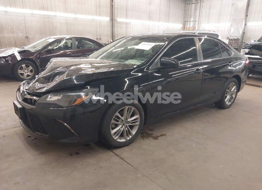 Photo 2 of 2016 Toyota Camry SE (VIN 4T1BF1FK2GU202603)