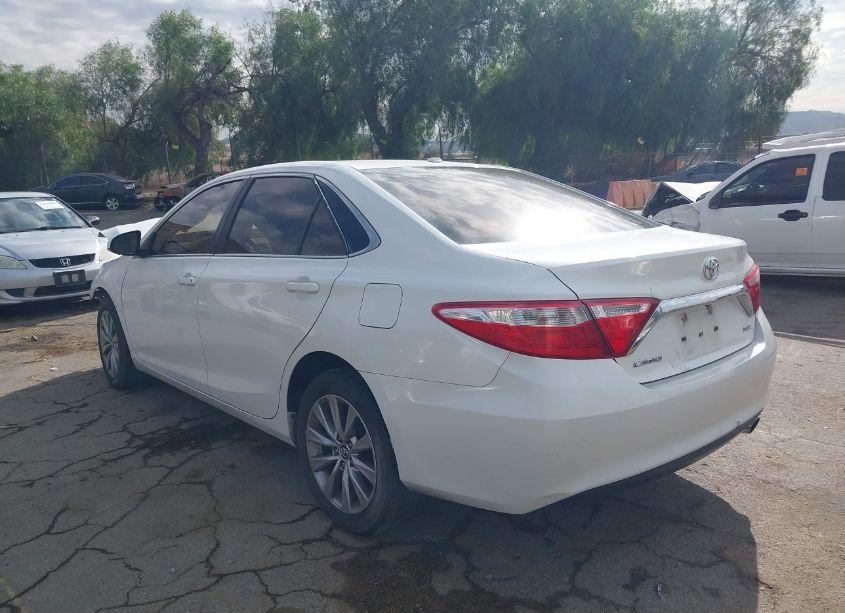 Photo 3 of 2016 Toyota Camry XLE (VIN 4T1BF1FK2GU206859)