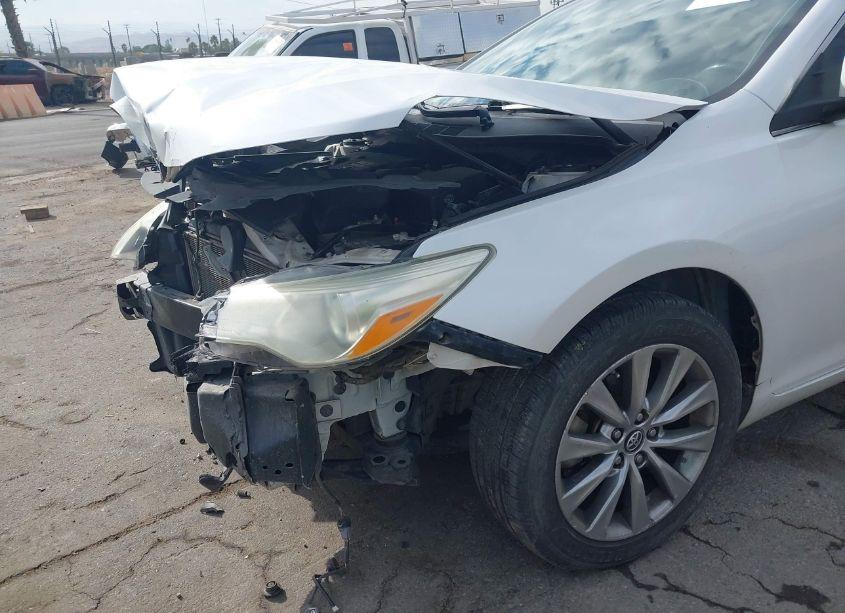 Photo 6 of 2016 Toyota Camry XLE (VIN 4T1BF1FK2GU206859)