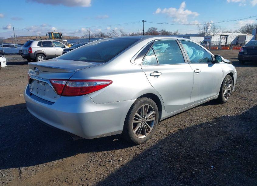 Photo 4 of 2016 Toyota Camry SE (VIN 4T1BF1FK2GU217313)