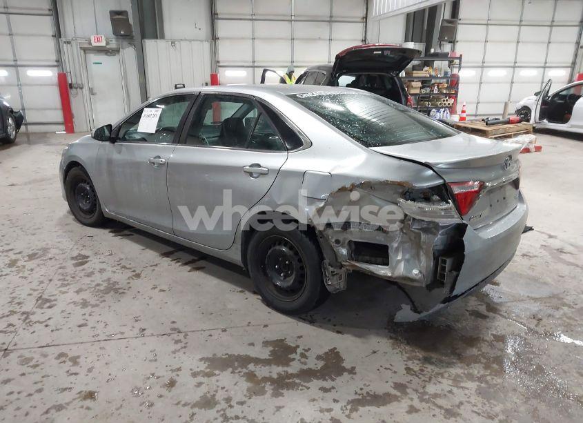 Photo 3 of 2016 Toyota Camry SE (VIN 4T1BF1FK2GU232958)