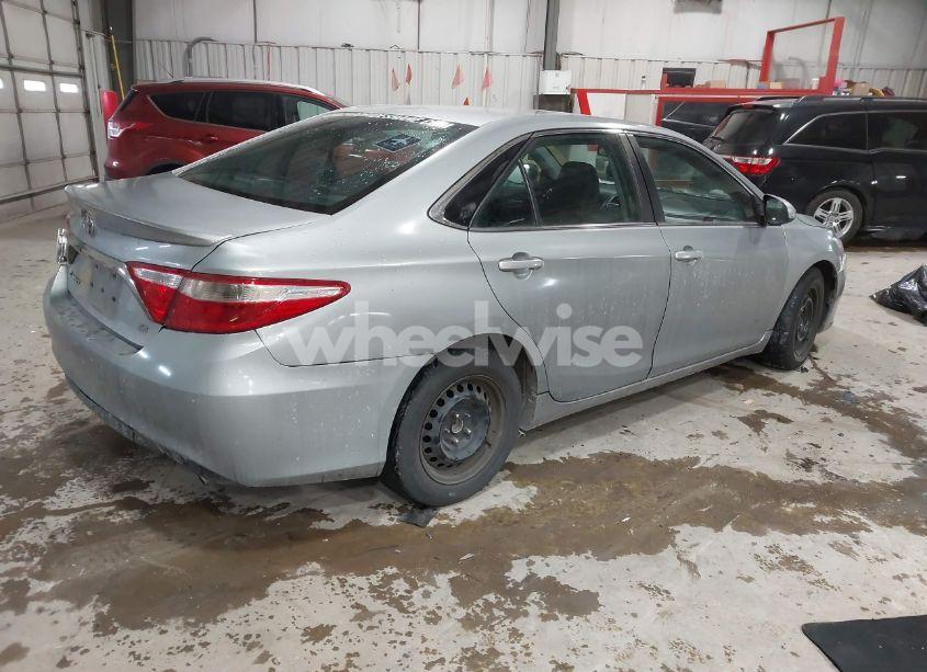 Photo 4 of 2016 Toyota Camry SE (VIN 4T1BF1FK2GU232958)