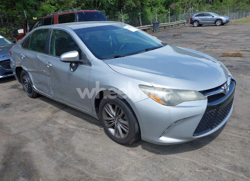 2016 Toyota Camry SE (VIN 4T1BF1FK2GU236279) main photo